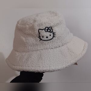 HELLO KITTY BUCKET HAT (NWT)